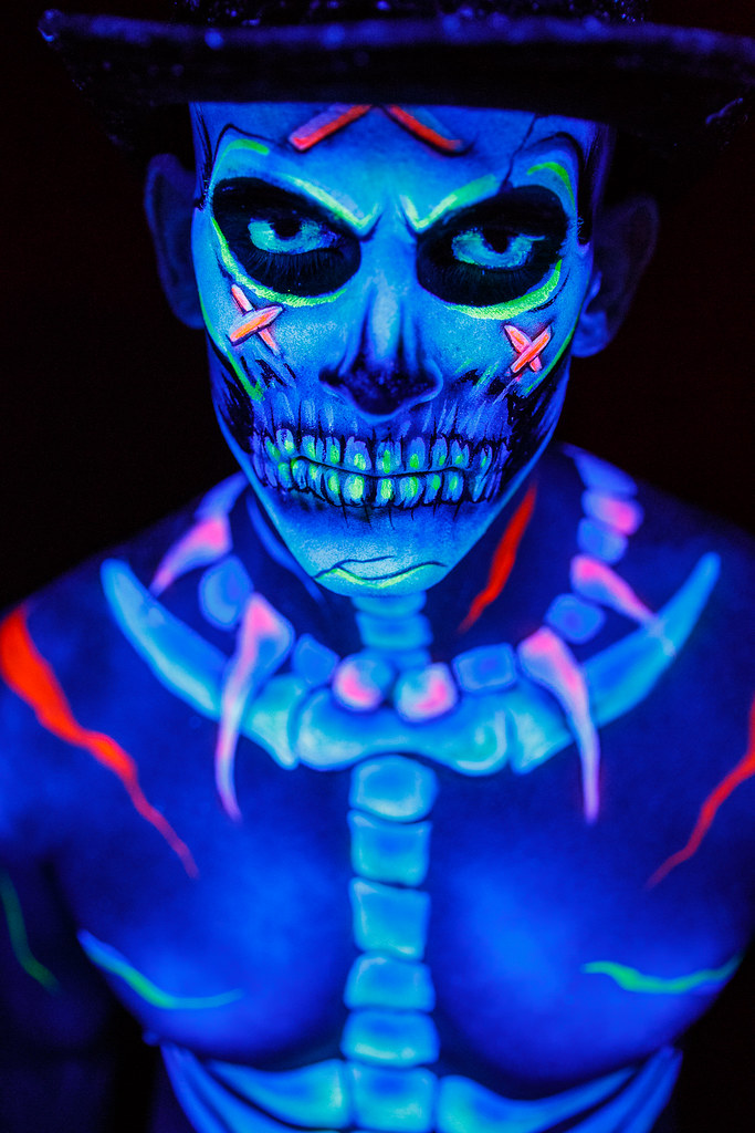 Black Light Body Paint Skeleton, Fun photo from the black l…